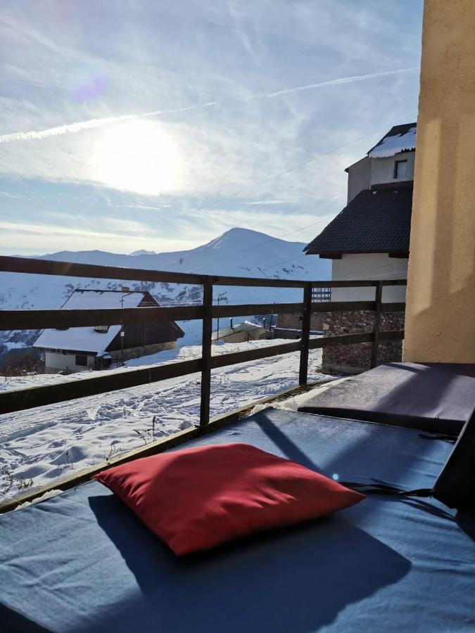 White Shino Hostel Gudauri Eksteriør bilde